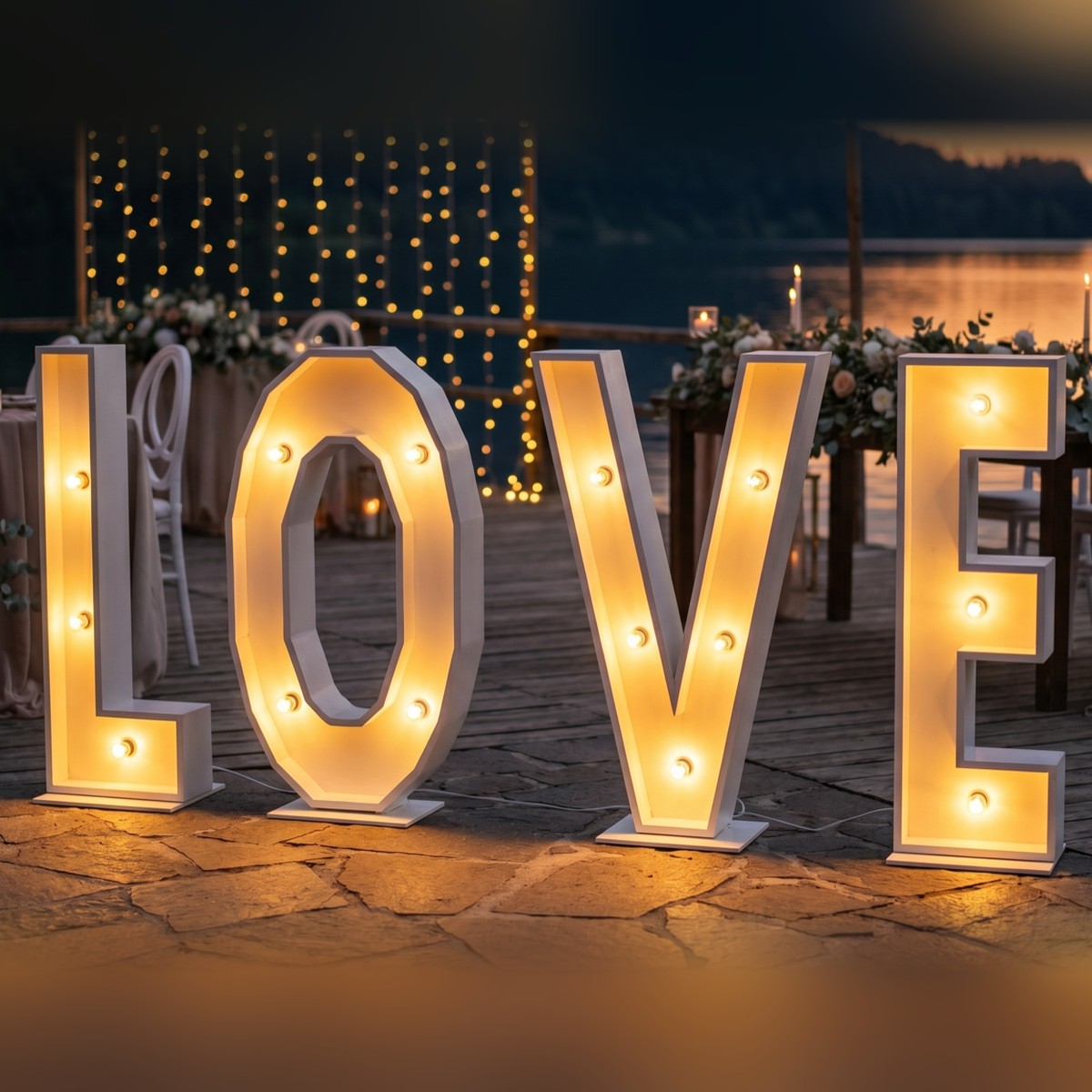 Leuchtbuchstaben "LOVE" – 1,20 m hoch